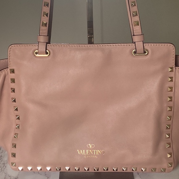 🇮🇹VALENTINO GARAVANI VITELLO ROCKSTUD Bag/Tote in ROSE WATER with COA & insert - Picture 5 of 16